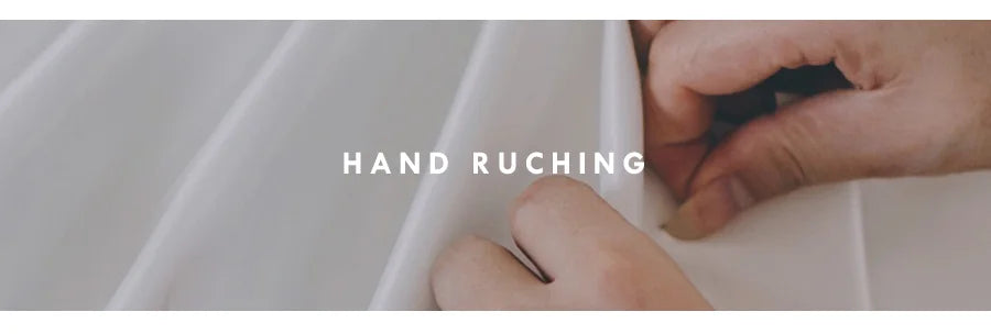 Sansa Customized Golden Halter Neck Prom Dresses Feathers فساتين للمناسبات الخاصة Mermaid Satin Floor-Length vestidos de festa